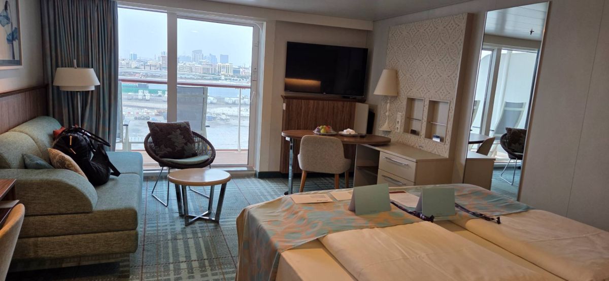 Kabinenfoto - auf Mein Schiff 5 - Junior Suite - Nummer 10027 - Kreuzfahrt Orient - 2025 - Bild 2