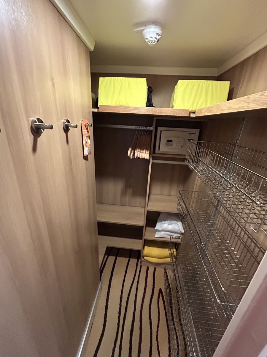 Kabinenfoto - auf AIDAperla - Meerblickkabine - Nummer 4141 - Kreuzfahrt Karibik - 2024 - Bild 2