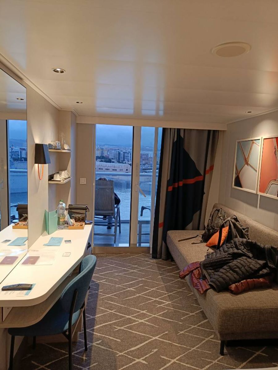 Kabinenfoto - auf Mein Schiff Relax - Balkonkabine - Nummer 8048 - Kreuzfahrt Kanaren - 2025 - Bild 3
